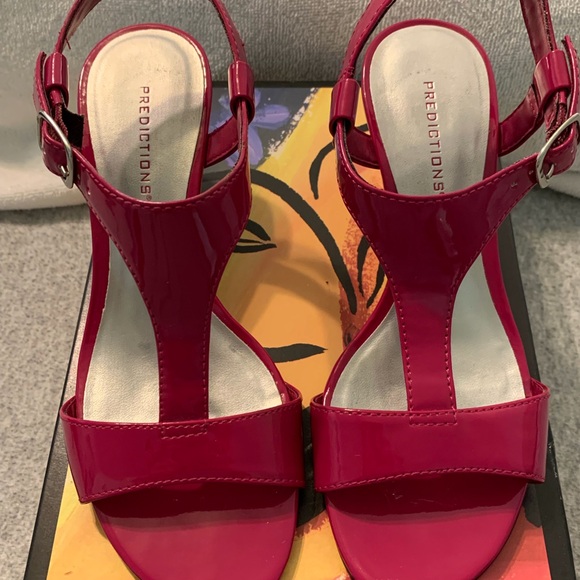 Cute hot pink wedge sandals - Picture 4 of 5